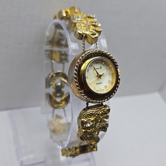 Vintage Womens Jennie B Avon Gold Tone Elephants Charms Watch New Battery main image 5